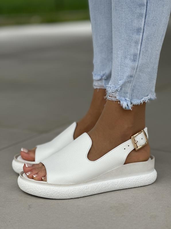 Białe sandały OLEKSY płaskie damskie ze skóry naturalnej  4572/G02/001