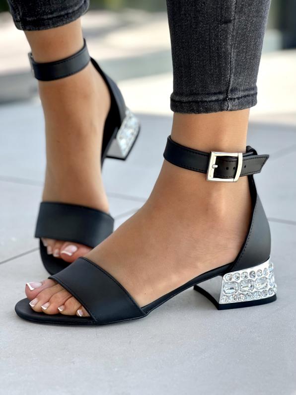 Czarne sandały damskie OLEKSY ze skóry naturalnej z pięknym kryształowym obcasem polskiej produkcji  5187/A89