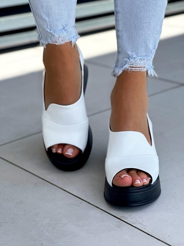 Białe sandały na koturnie damskie skórzane  LUT/52C0483
