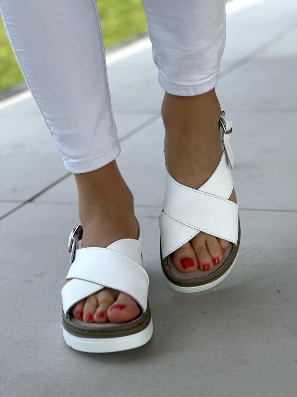 Białe sandały damskie na miękkiej wygodnej podeszwie, skóra naturalna GD-RS-2002/WHITE