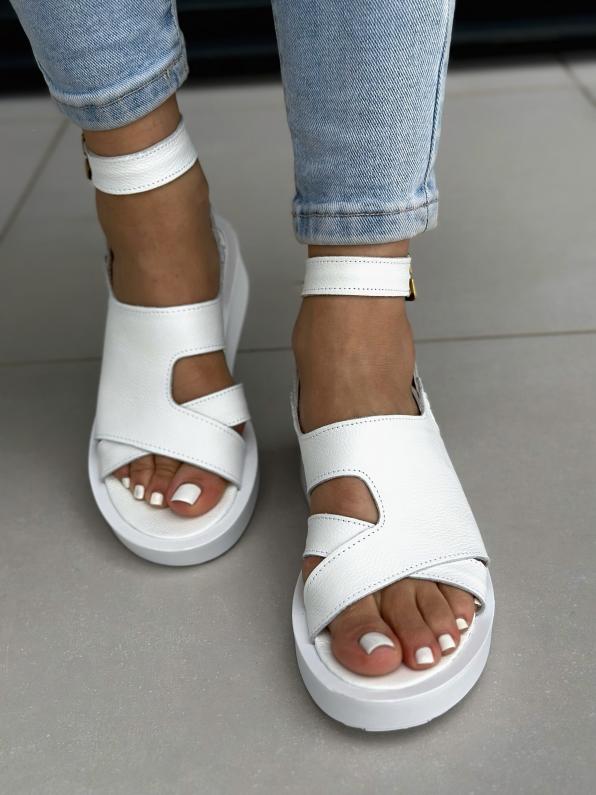 Białe sandały damskie skórzane 4498/G02