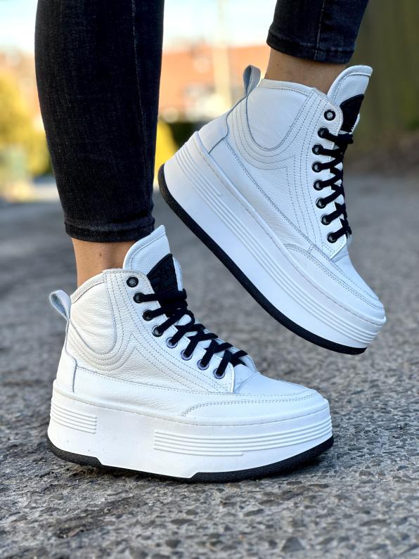 Ocieplane lekkie białe sneakersy damskie ze skóry naturalnej 4915/G02