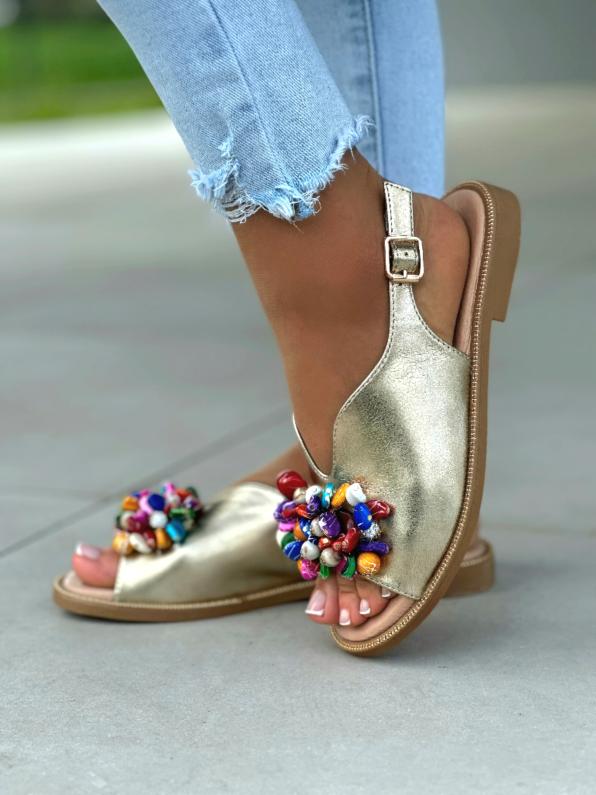 Złote sandały damskie z ozdobnymi kamykami, skóra naturalna  PPO/DS6230/24GO