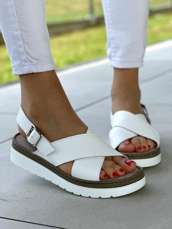 Białe sandały damskie na miękkiej wygodnej podeszwie, skóra naturalna GD-RS-2002/WHITE