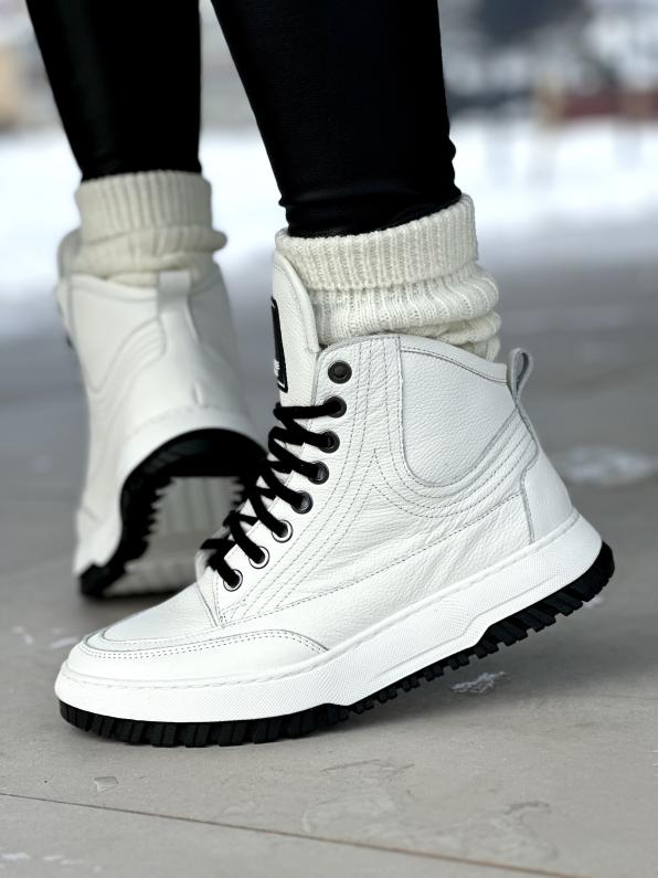 Białe lekko ocieplane sneakersy damskie ze skóry naturalnej 4923/G02