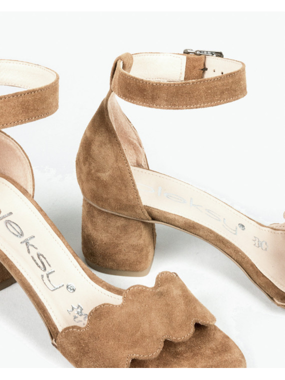 Brązowe sandały damskie skórzane