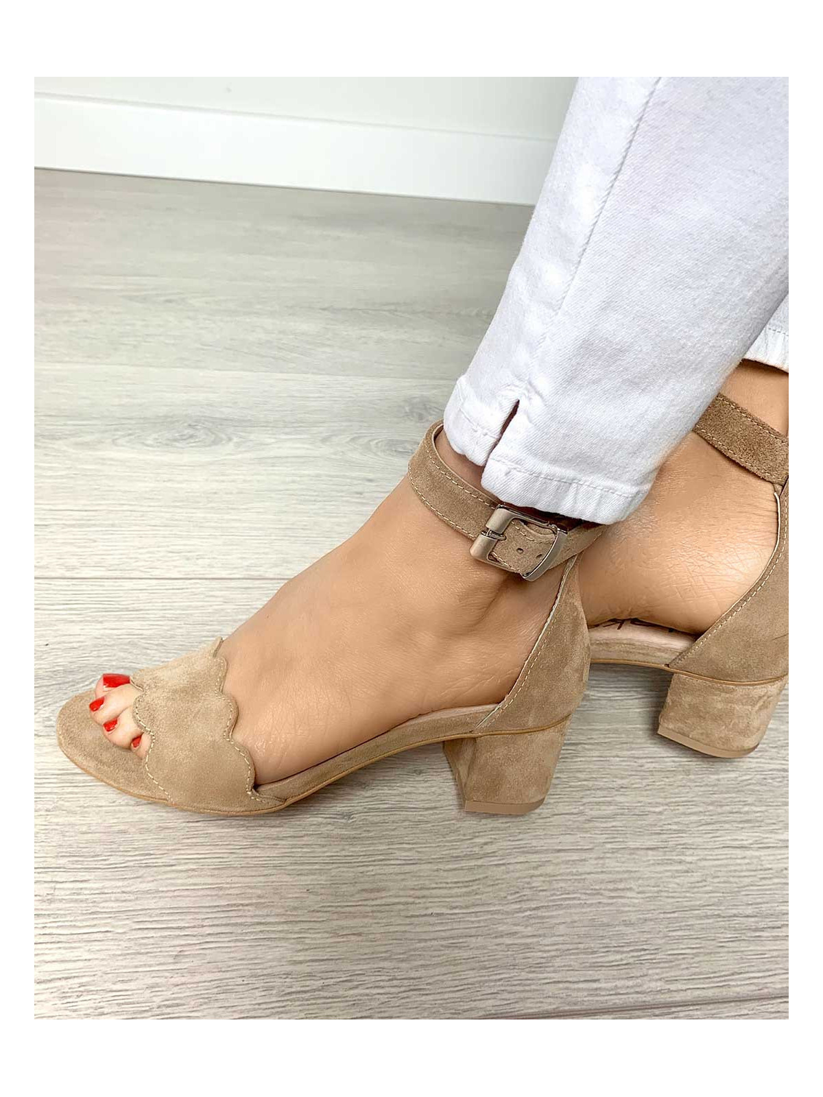 Brązowe sandały damskie skórzane