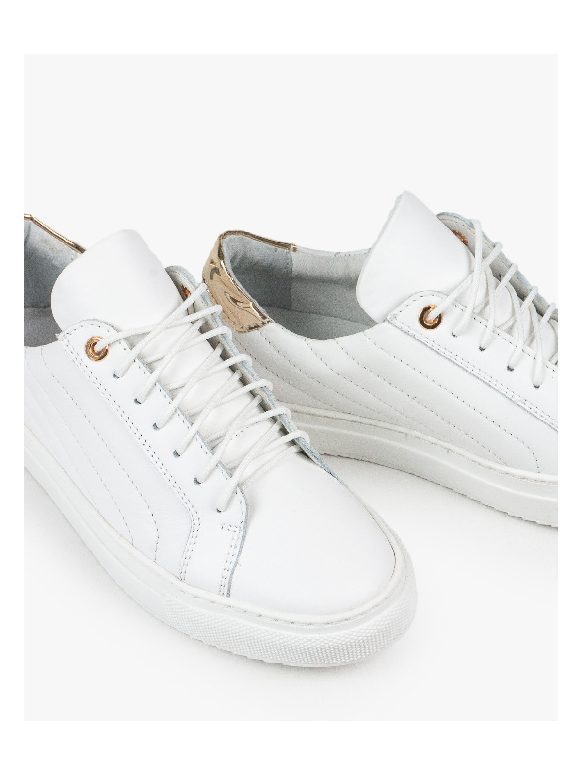 Białe trampki damskie skórzane