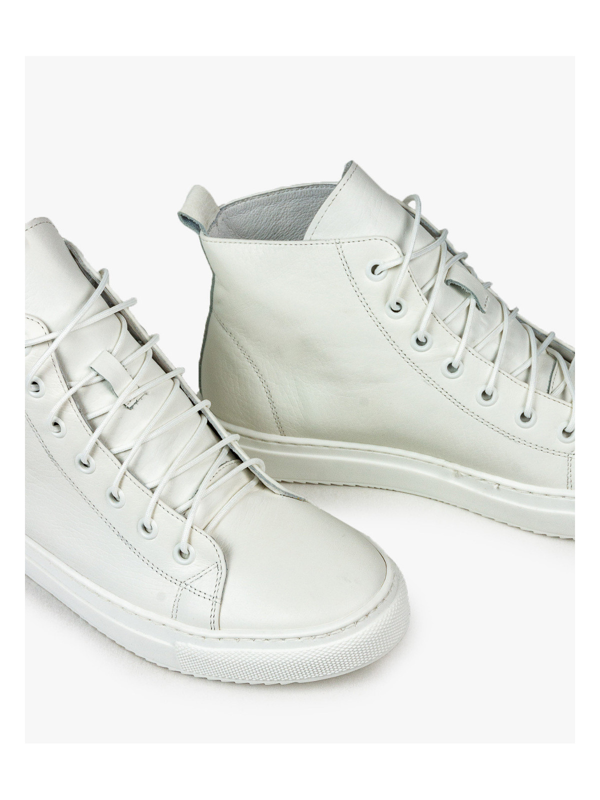 Białe trampki damskie skórzane