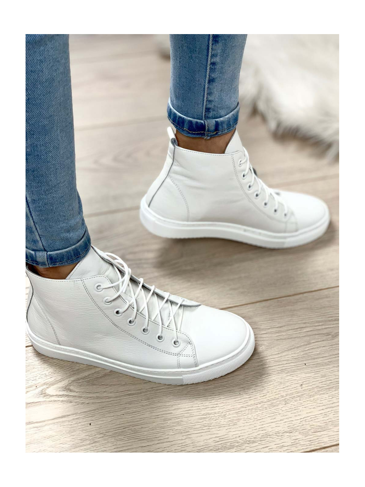 Białe trampki damskie skórzane