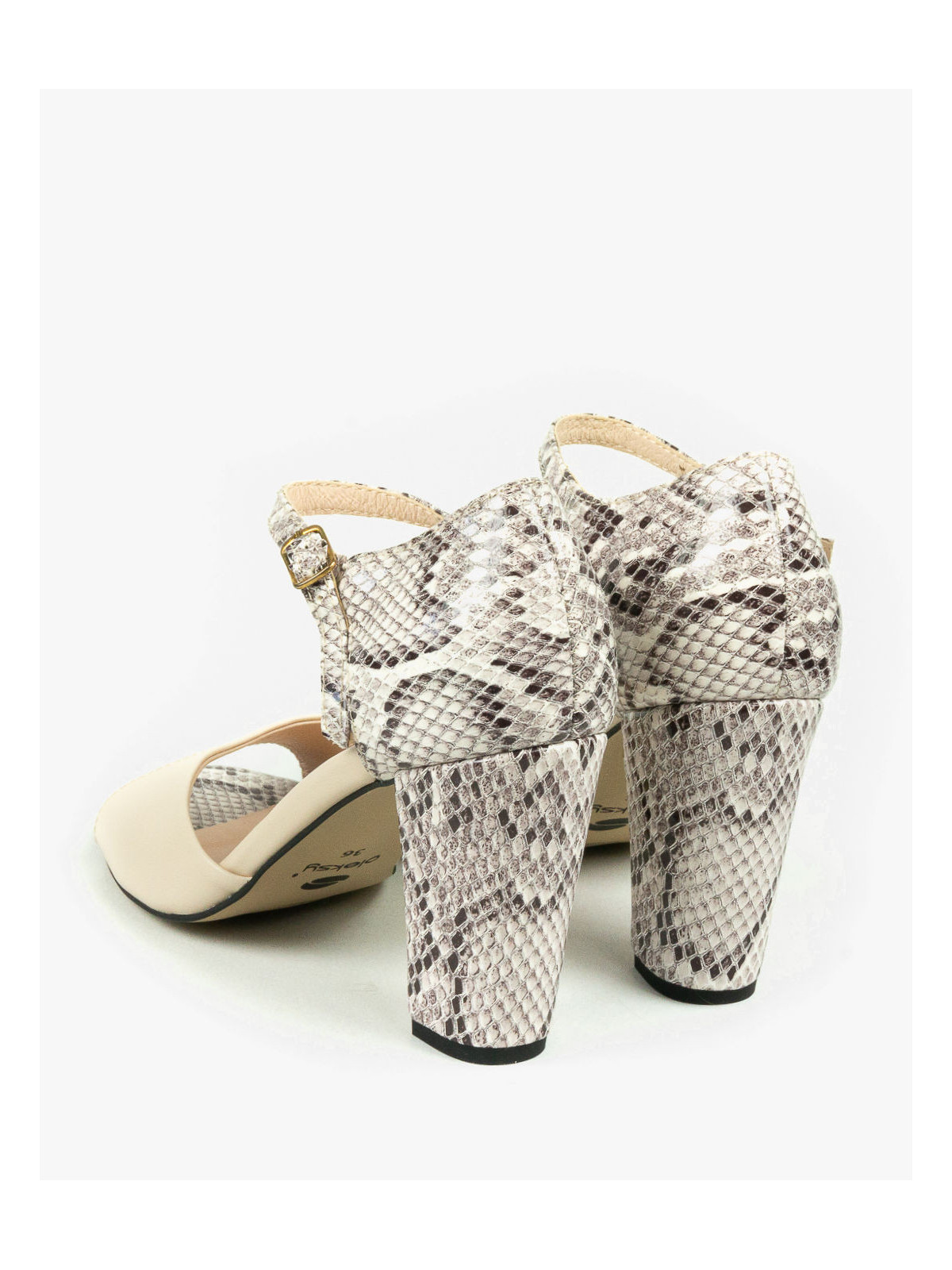 Beżowe sandały damskie skórzane