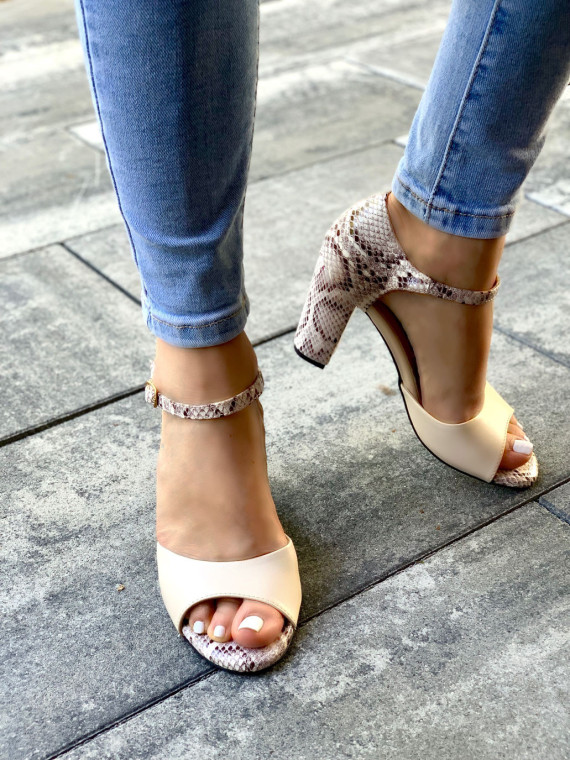 Beżowe sandały damskie skórzane