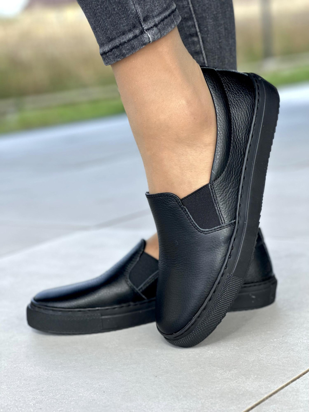 Wygodne slip-ony marki OLEKSY ze skóry naturalnej