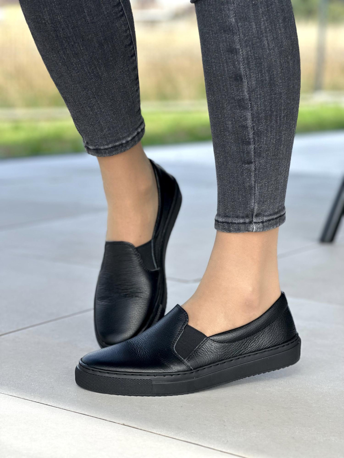 Wygodne slip-ony marki OLEKSY ze skóry naturalnej