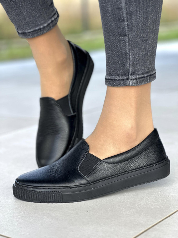 Wygodne slip-ony marki OLEKSY ze skóry naturalnej