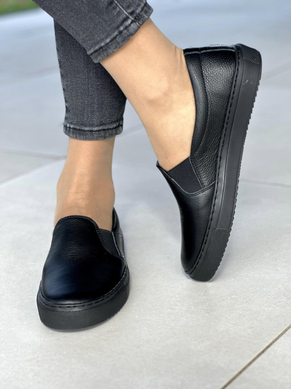 Wygodne slip-ony marki OLEKSY ze skóry naturalnej