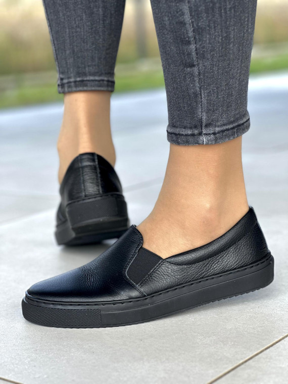 Wygodne slip-ony marki OLEKSY ze skóry naturalnej