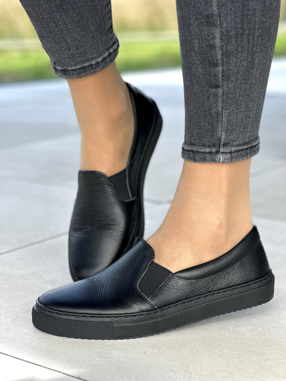 Wygodne slip-ony marki OLEKSY ze skóry naturalnej