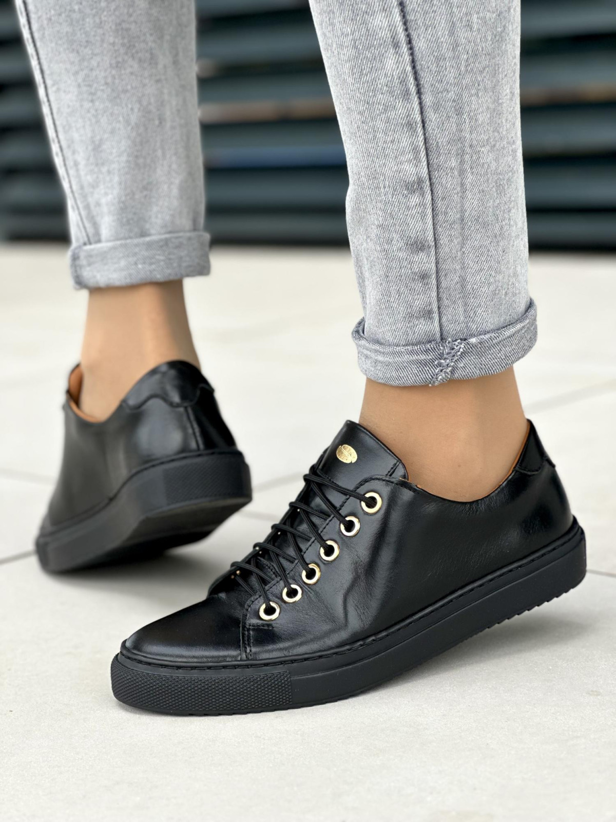 Czarne trampki damskie skórzane OLEKSY polskiej produkcji