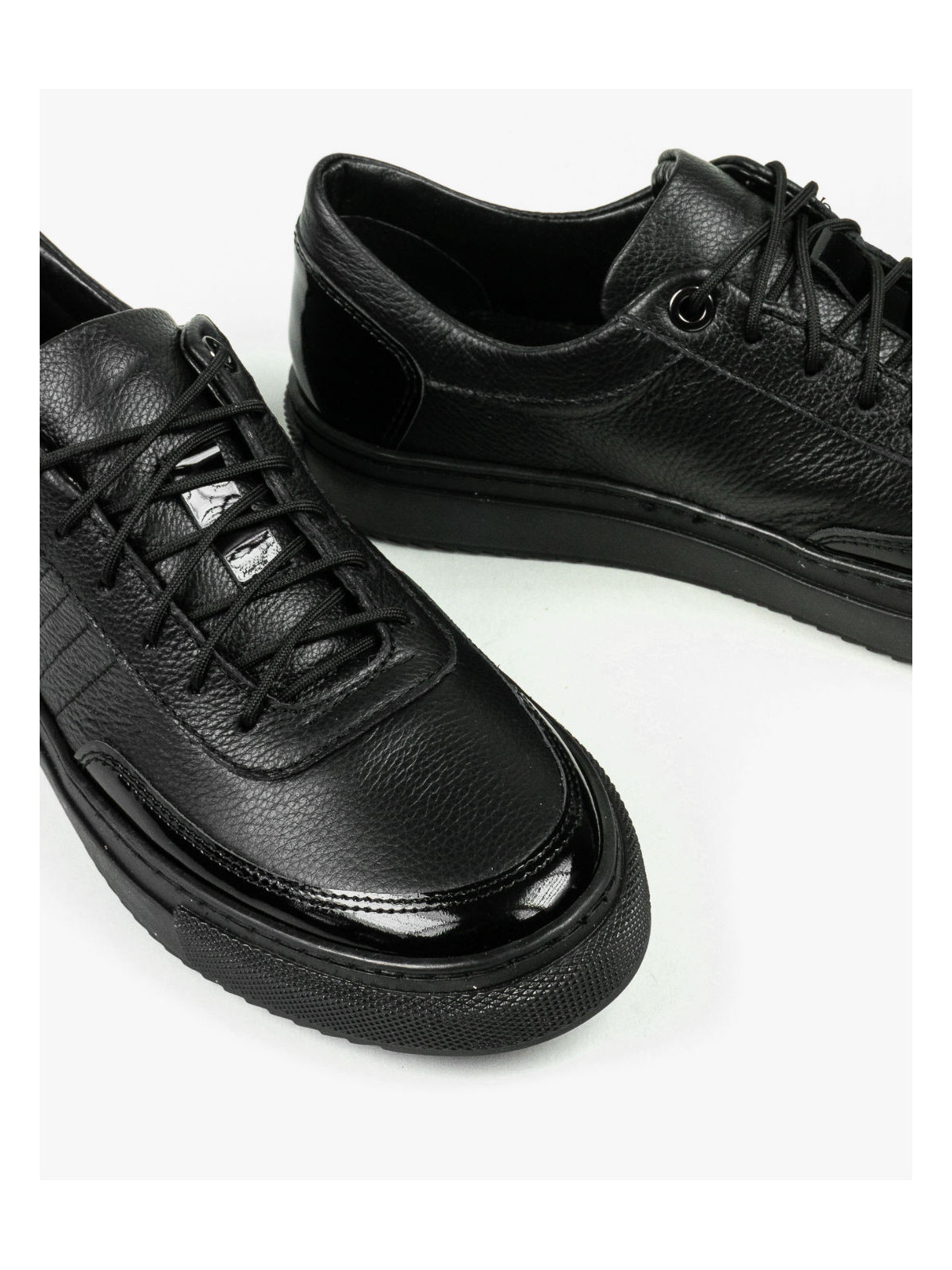 Czarne trampki damskie skórzane