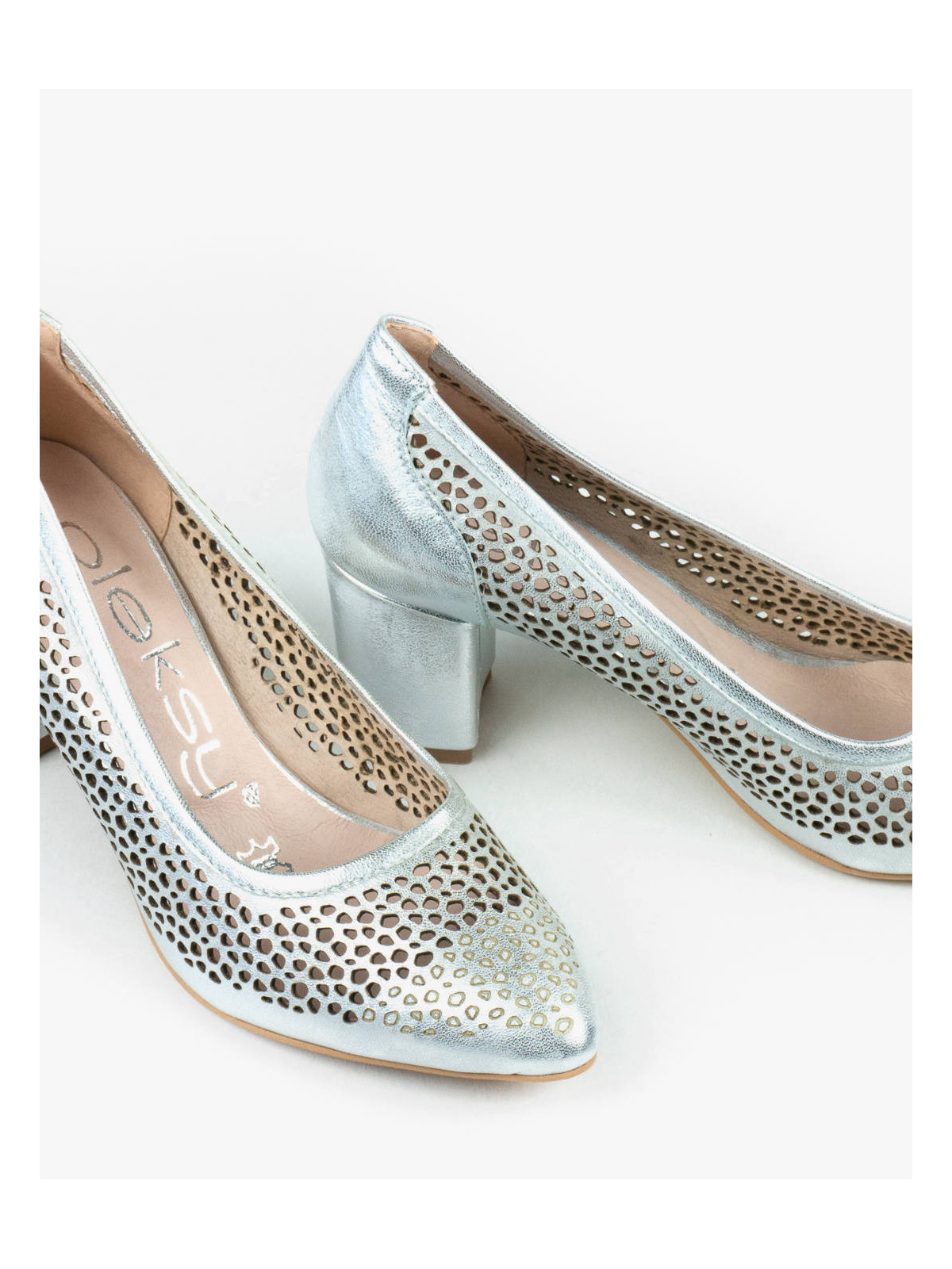 Srebrne czółenka damskie skórzane