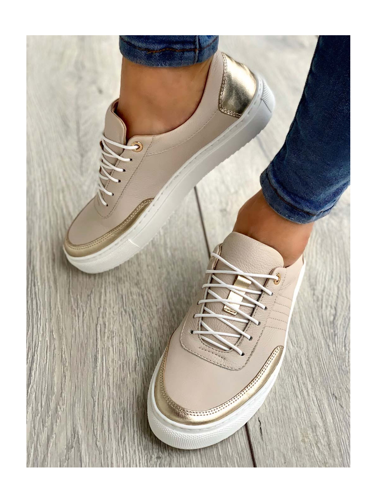 Beżowe trampki damskie skórzane