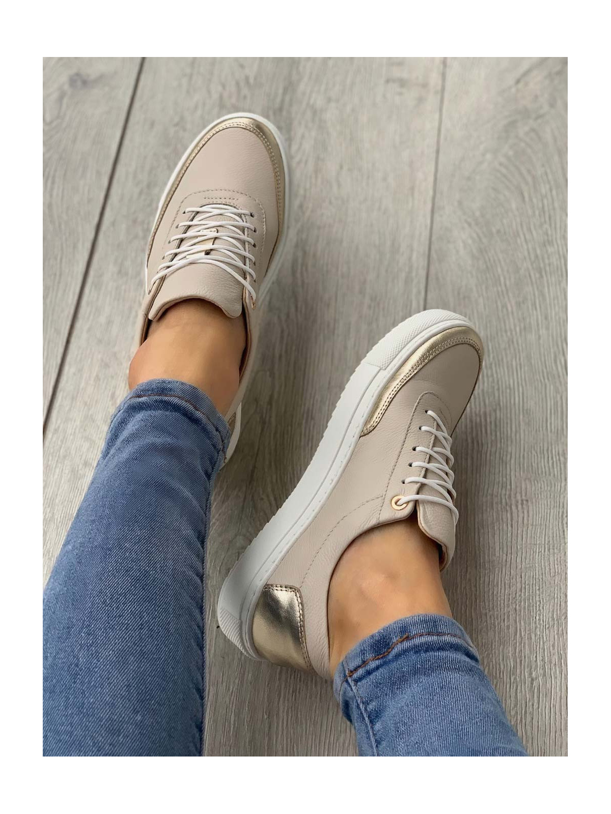 Beżowe trampki damskie skórzane