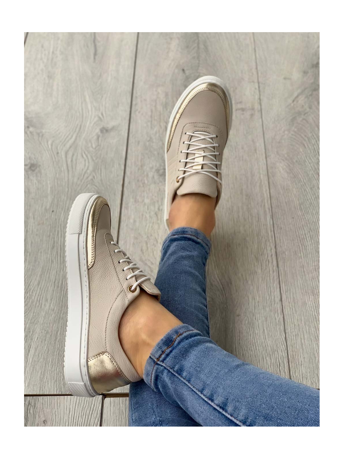 Beżowe trampki damskie skórzane