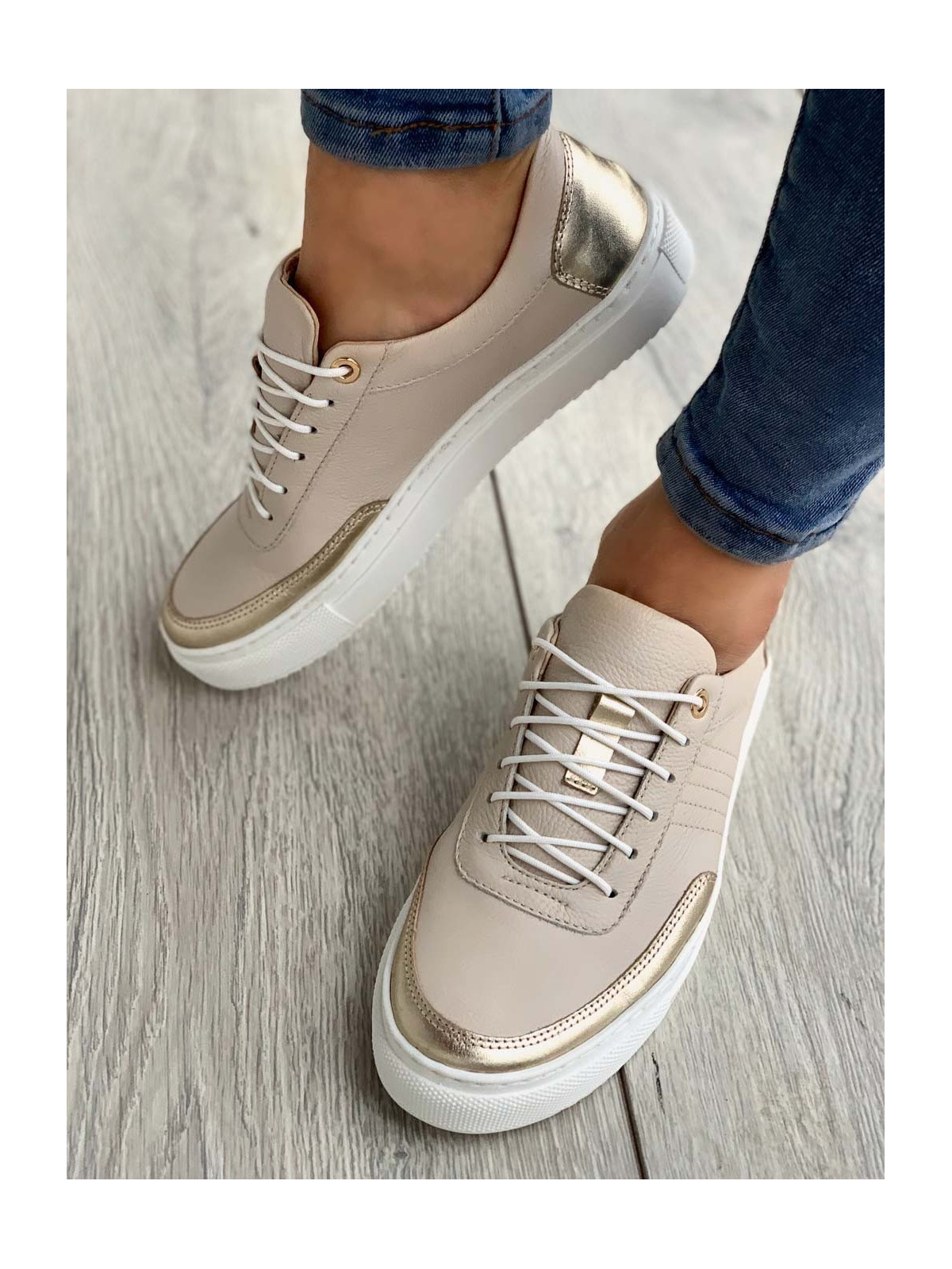 Beżowe trampki damskie skórzane
