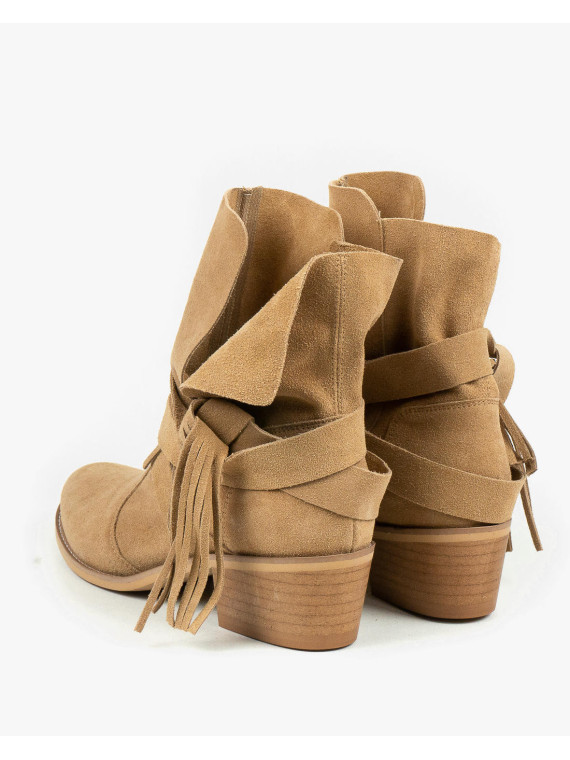 Beżowe botki damskie skórzane