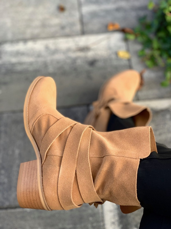 Beżowe botki damskie skórzane