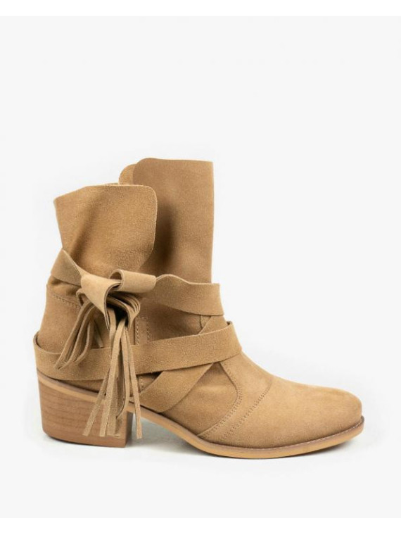 Beżowe botki damskie skórzane
