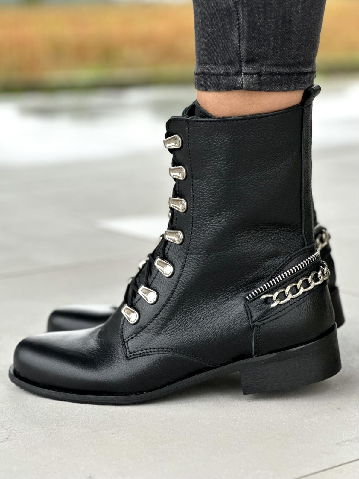 Czarne botki damskie skórzane