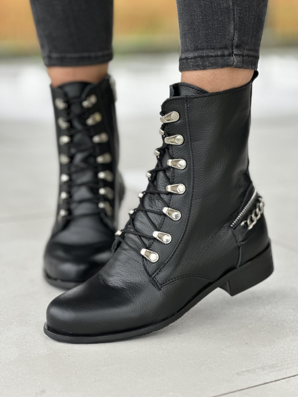 Czarne botki damskie skórzane