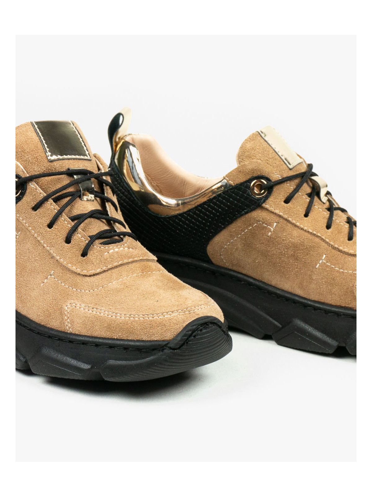 Beżowe adidasy damskie skórzane