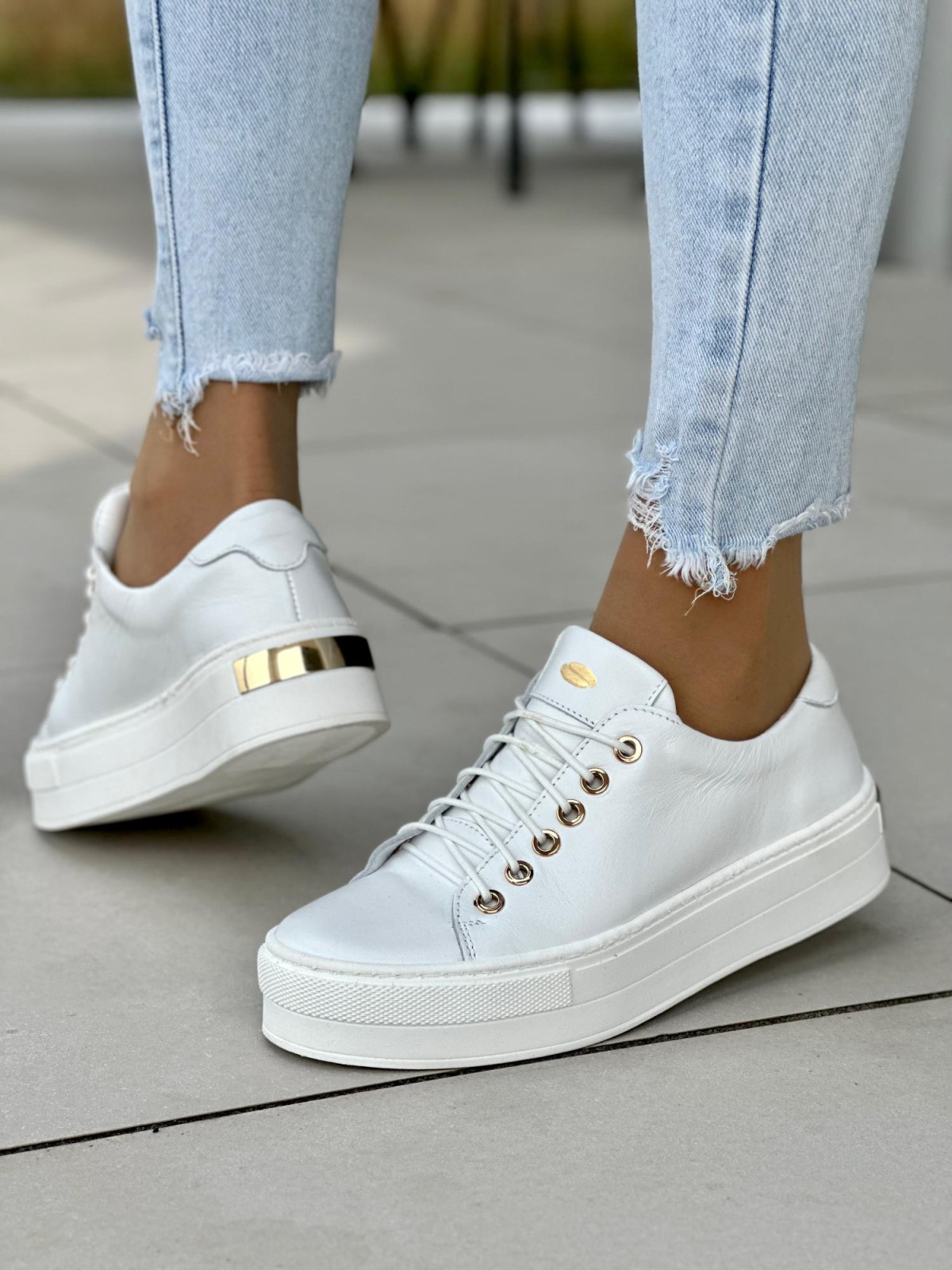 Białe trampki damskie skórzane OLEKSY polskiej produkcji na grubej podeszwie