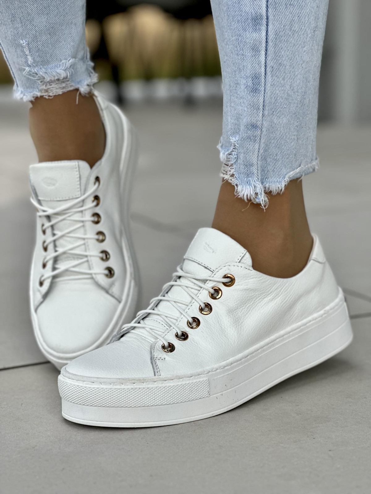 Białe trampki damskie skórzane OLEKSY polskiej produkcji na grubej podeszwie