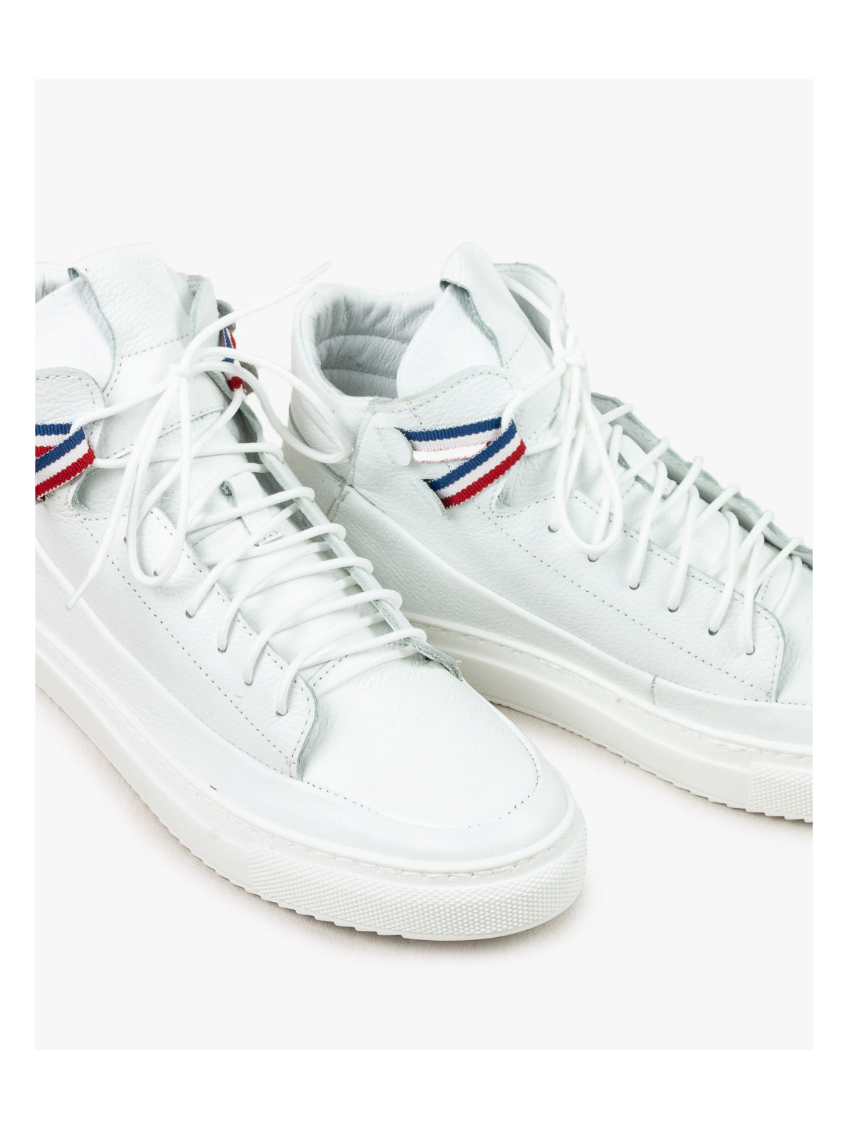 Białe trampki damskie skórzane