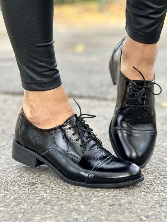 Czarne półbuty damskie skórzane