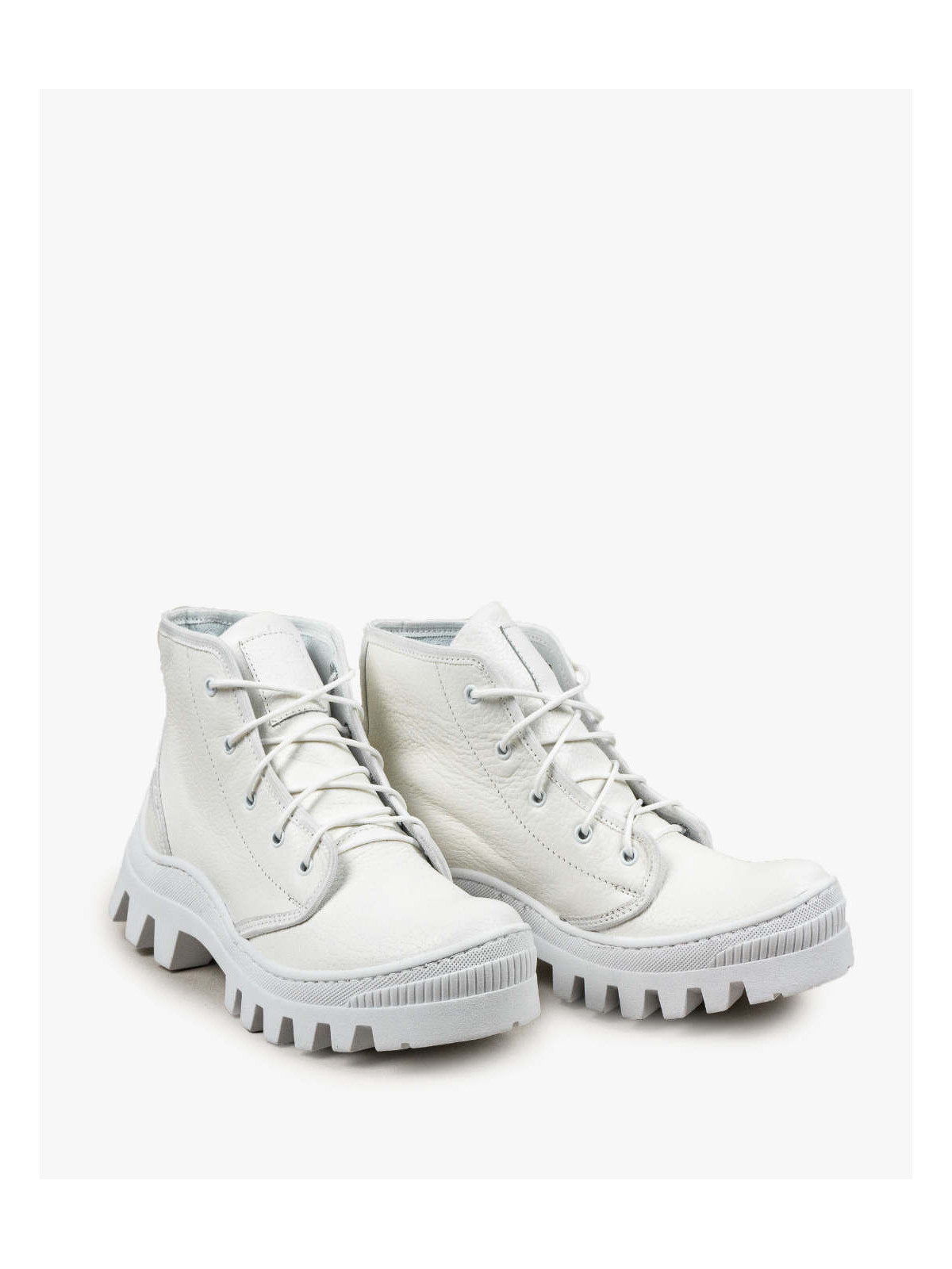 Białe trapery damskie skórzane