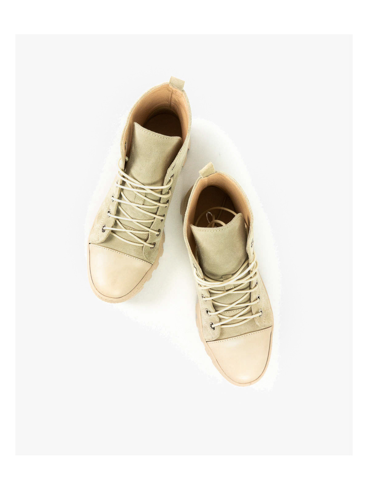 Beżowe trapery damskie skórzane