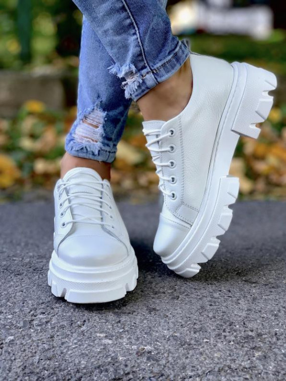 Białe trapery damskie skórzane