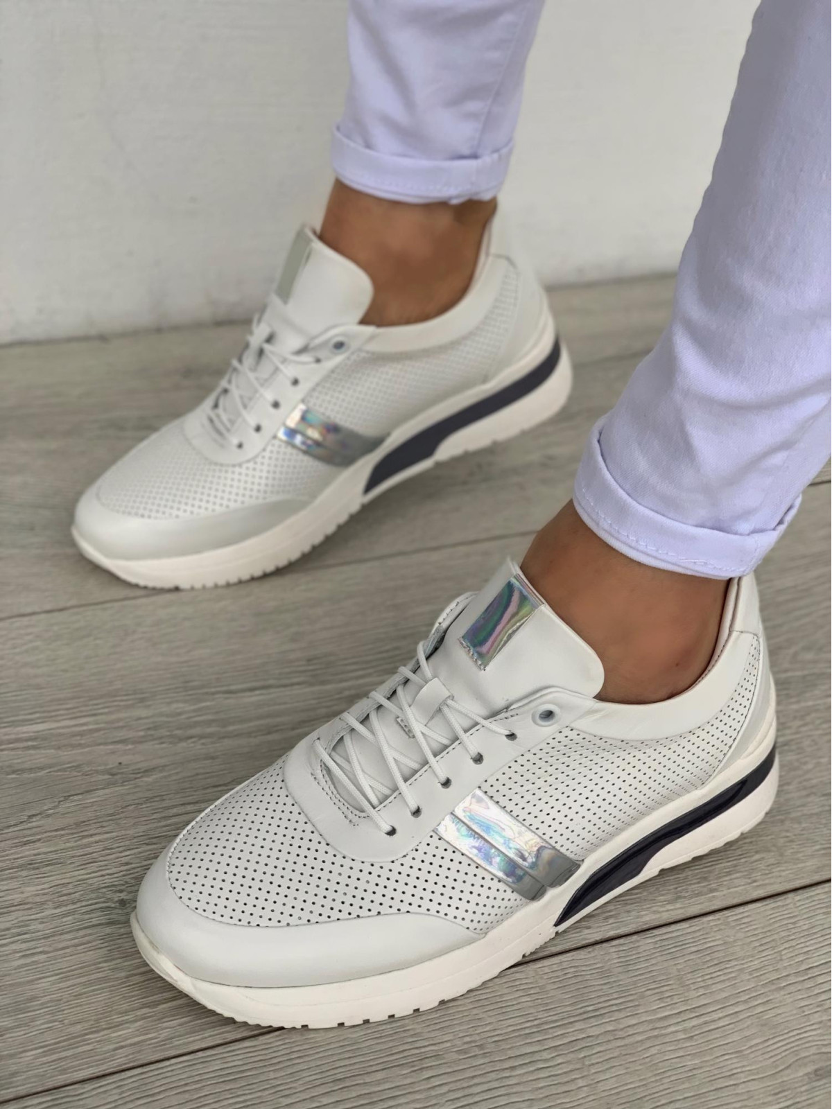 Białe adidasy damskie skórzane