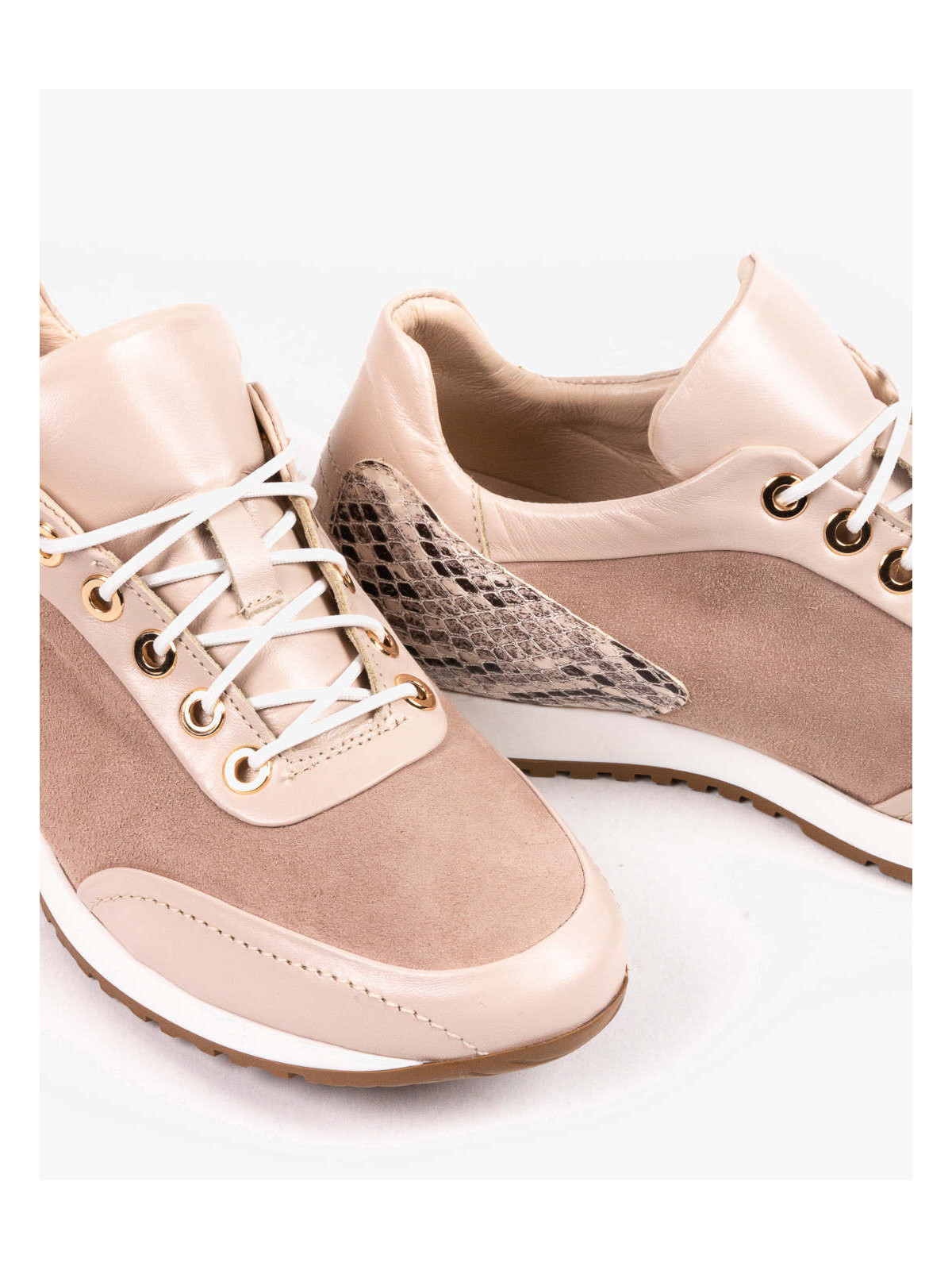 Beżowe adidasy damskie skórzane