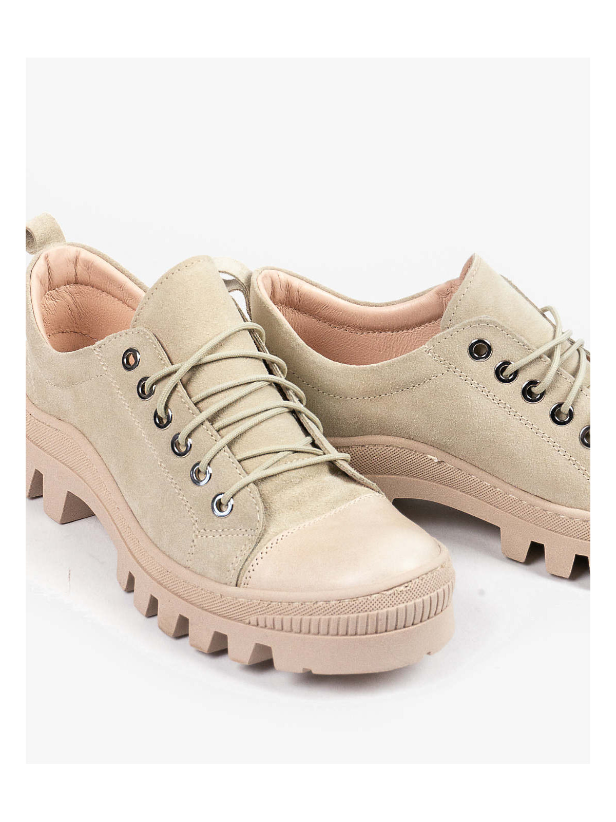 Wygodne niskie beżowe traperki damskie skóra naturalna