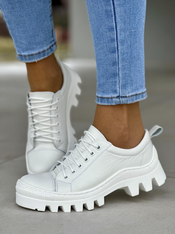 Wyjątkowe niskie białe traperki damskie, skóra naturalna