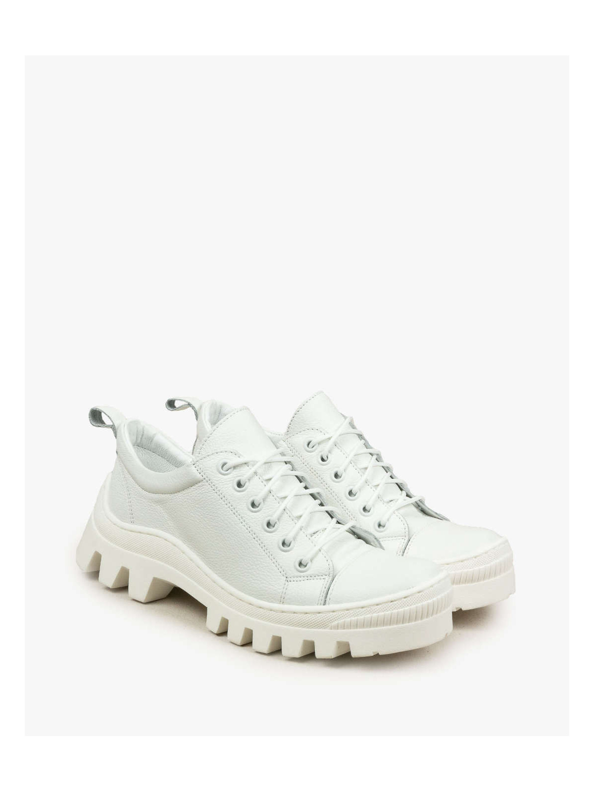 Wyjątkowe niskie białe traperki damskie, skóra naturalna