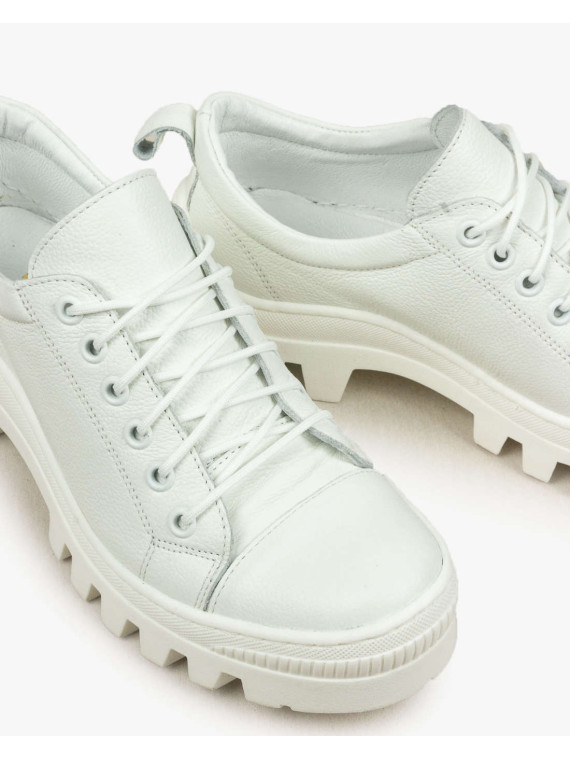 Wyjątkowe niskie białe traperki damskie, skóra naturalna