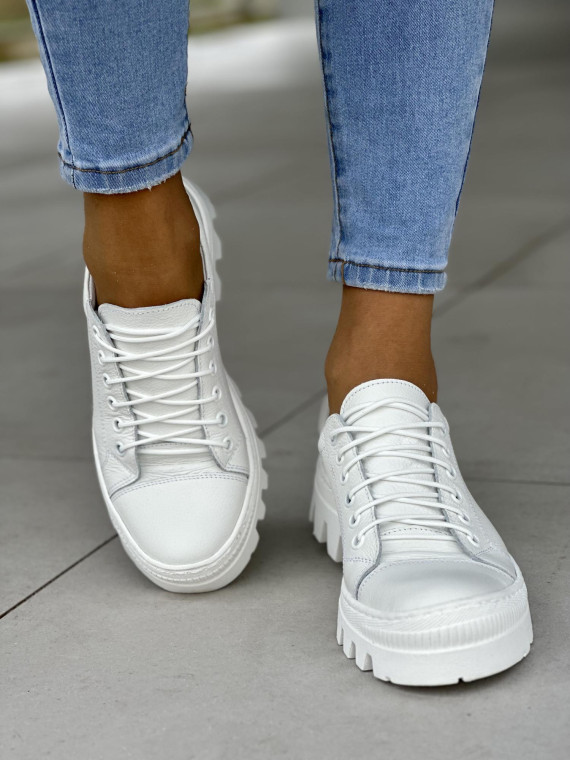 Wyjątkowe niskie białe traperki damskie, skóra naturalna