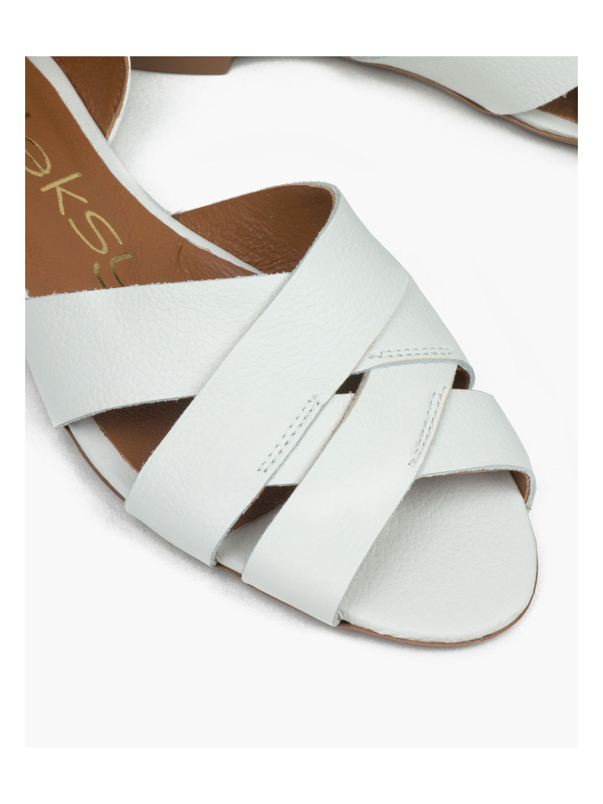 Biale-sandaly-damskie-OLEKSY-ze-skory naturalnej-polskiej-produkcji